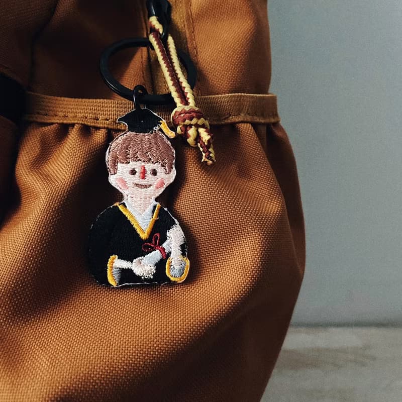 【畢業禮物】 畢業刺繡吊飾