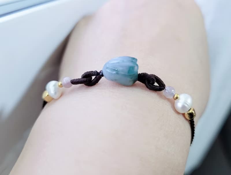 親翠 天然翡翠 冰藍綠飄花長耳優雅兔兔手環 | 生肖兔 | 優雅色美
