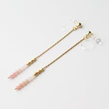 桜色グラデーションオパールとメタルビーズのロングチェーンイヤリング、ピアス