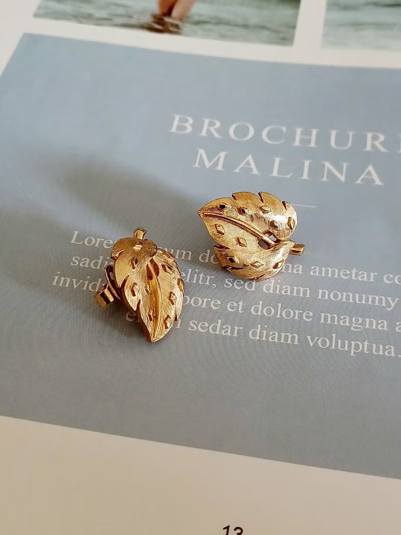 vintage jewelry 古董Trifari 金色拋光紋理葉子夾式耳環