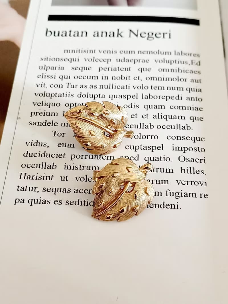 vintage jewelry 古董Trifari 金色拋光紋理葉子夾式耳環