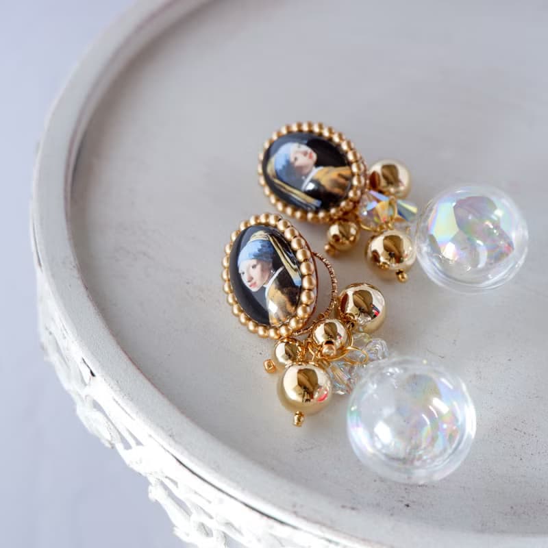 ガラスドームピアス(真珠の耳飾りの少女)