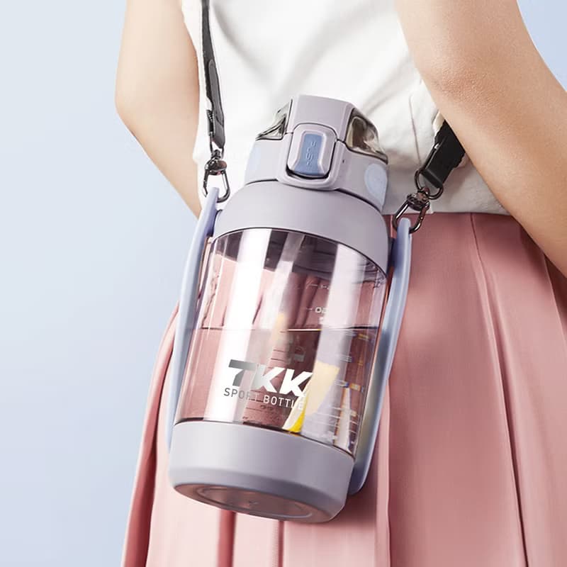 【TKK】美國進口Tritan獵鷹 手提+背帶 運動水壺1200ML-電光白