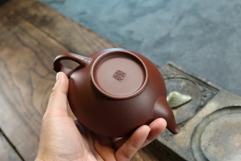 送禮紫砂壺茶壺汉云   紫泥 240ml 14孔 刘素素作品  整器衔接自