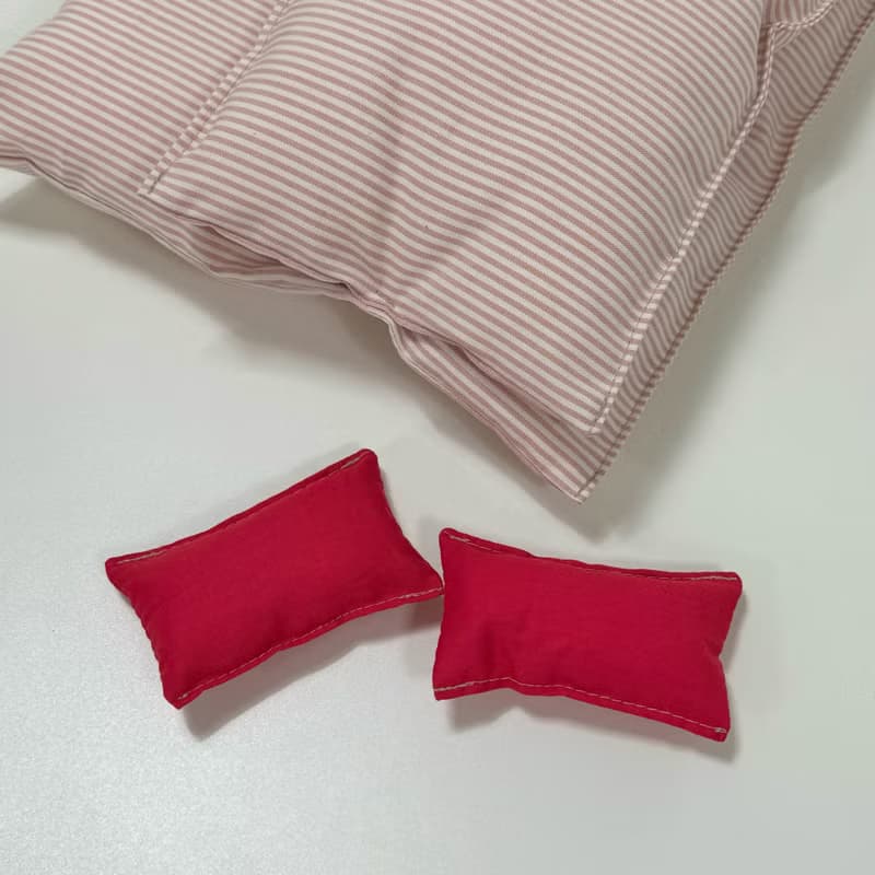 Red point doll bedding(2pillow) /handmade mini present miniature cushion play