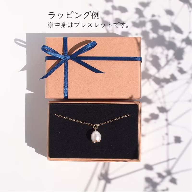 日本製　つぼみパールのピアス・イヤリング ‐パールに彫刻と金粉をほどこしたジュエリー‐ ご褒美 ギフト