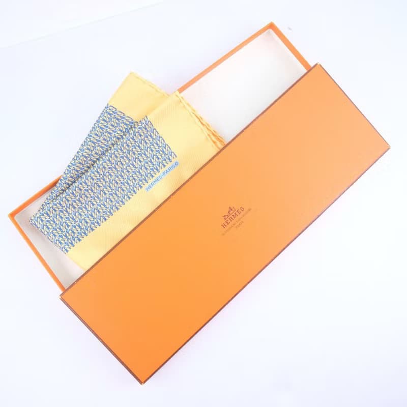 【日本直送】【HERMES】エルメス カレ42 鎖 シルク ベージュ レディース スカーフ【中古】A+ランク