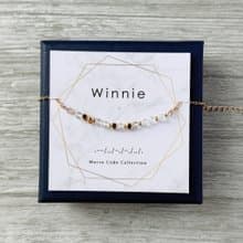 【用你的生日石來訂製 - 4月】專屬名字。摩斯密碼。水晶手鍊