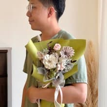 春山靜靜 綠色系乾燥花束 畢業花束