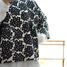 厚磅滿版黑花有袖四方衣