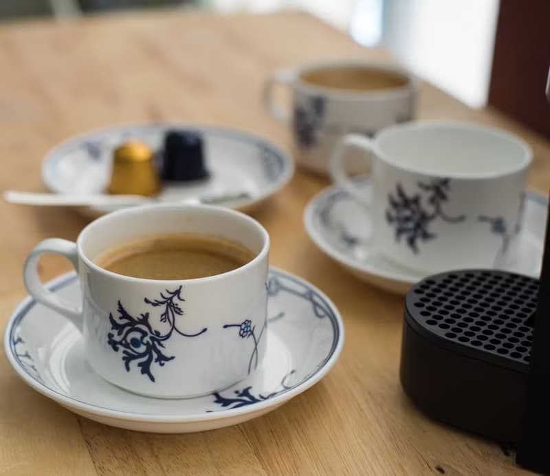 青花骨瓷精巧咖啡杯盤組