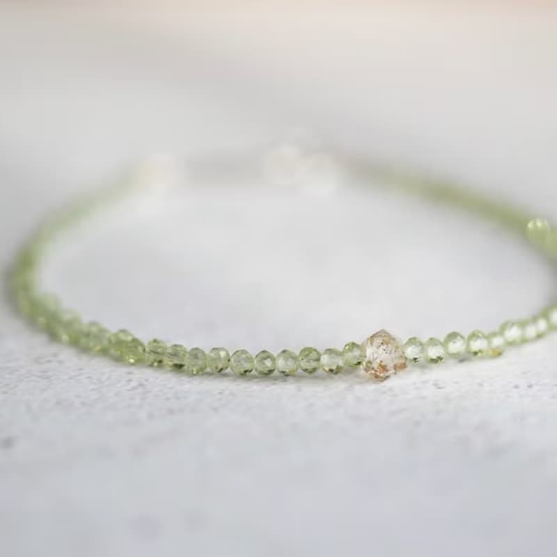 オイルインクォーツとペリドットのブレスレット【誕生石】