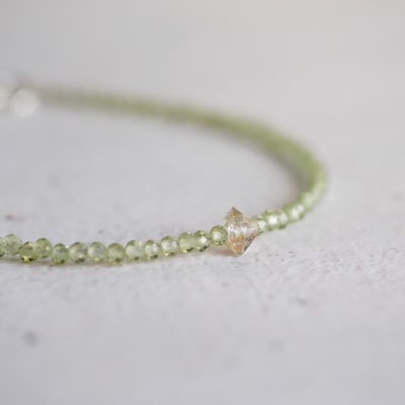 オイルインクォーツとペリドットのブレスレット【誕生石】