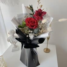 SEE 看見花藝設計 | 永生花 | 玫瑰 |  紅玫瑰擴香花束