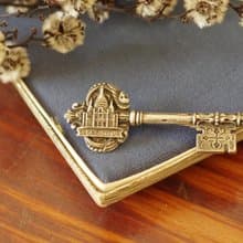 金銀寶貝 古董法國聖心堂教堂鑰匙別針胸針B1762