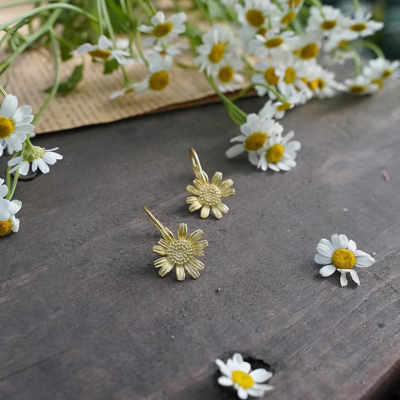 FOREST LETTER 洋甘菊花朵系列耳環 S925銀