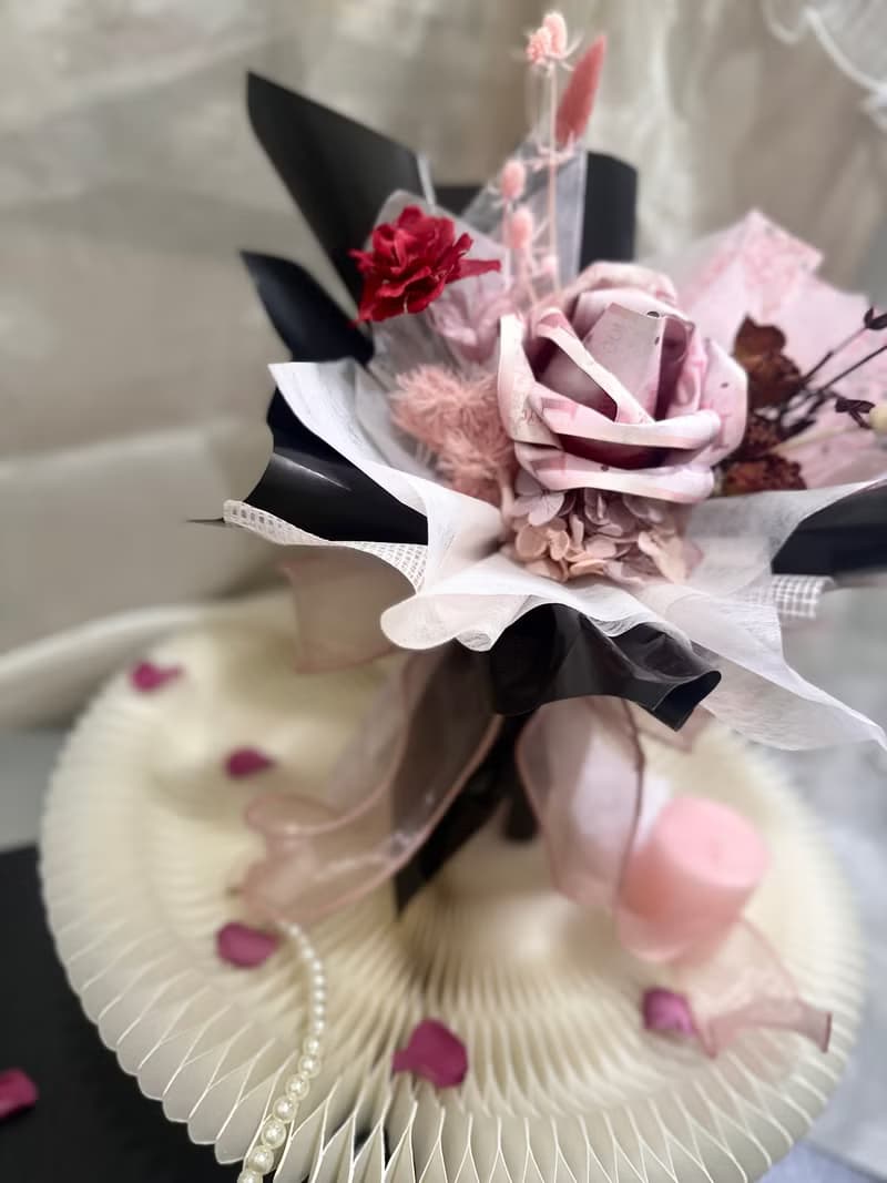 【蕓椛閣花藝手作】黑粉有錢花束