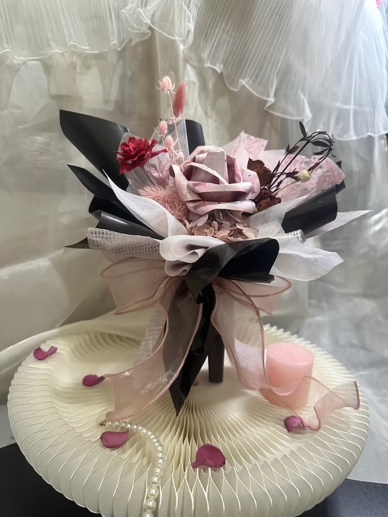 【蕓椛閣花藝手作】黑粉有錢花束