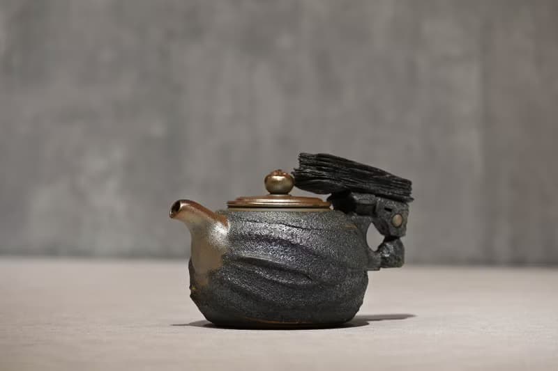 | 270cc | 柴燒造型正把壺 柴燒壺 茶壺 手作壺【臻麟陶藝】