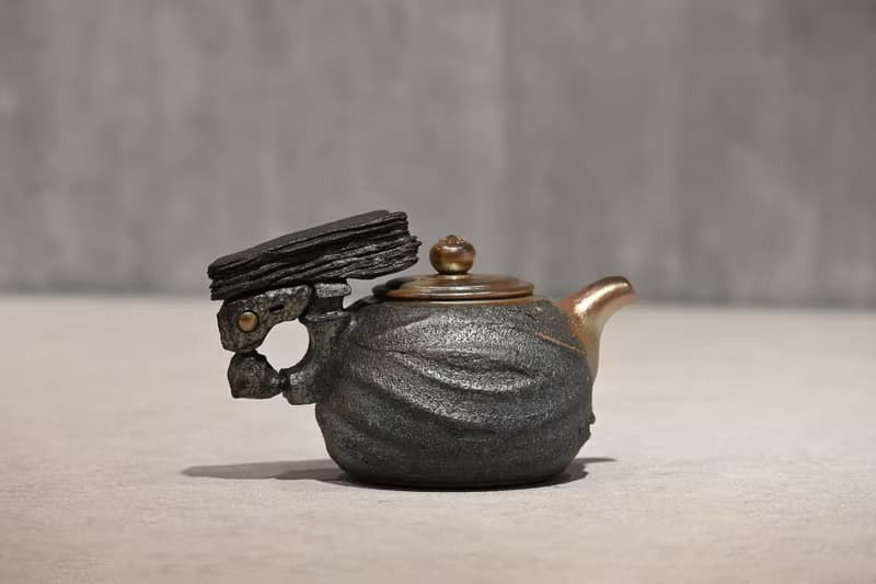 | 270cc | 柴燒造型正把壺 柴燒壺 茶壺 手作壺【臻麟陶藝】