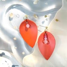 真皮耳環 梓葉呢喃牛皮水晶耳環 - 俏麗紅  聖誕節 生日石 耳飾