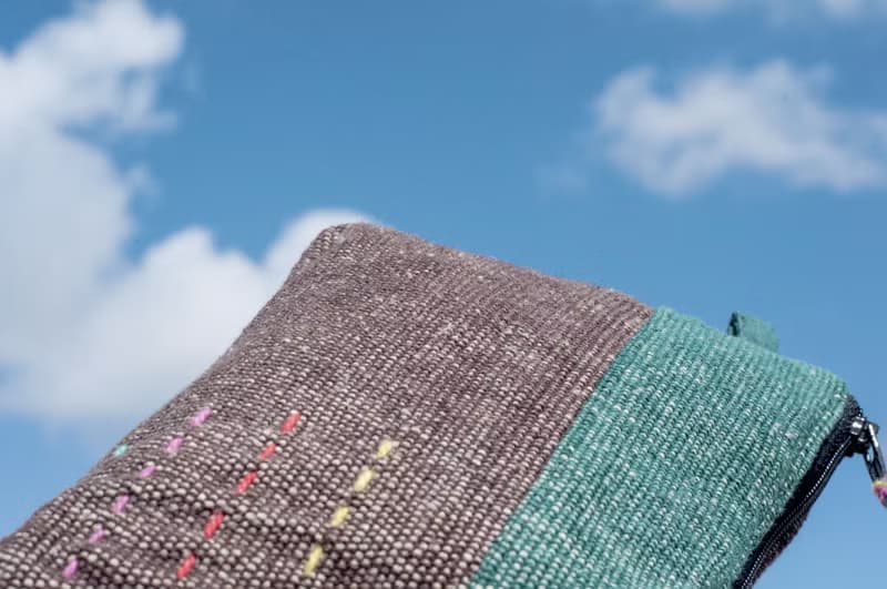 編織收納包/筆袋/化妝包/筆盒/餐具袋/文具/手機袋-手工刺繡彩虹