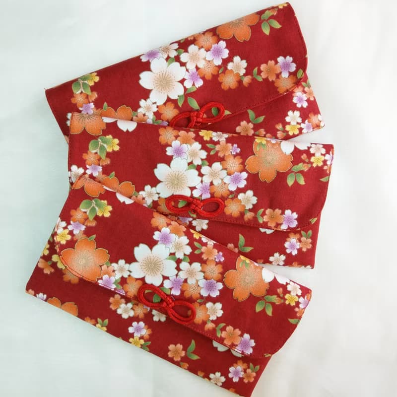 免費繡名字。暗紅櫻花。布紅包袋 / 口罩收納袋