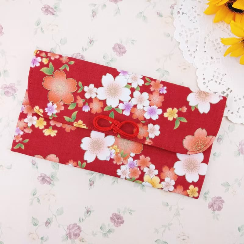 免費繡名字。暗紅櫻花。布紅包袋 / 口罩收納袋