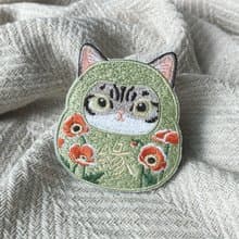 橘貓 刺繡 隨身鏡/燙貼/別針 | 達摩 招財貓 電繡 布貼