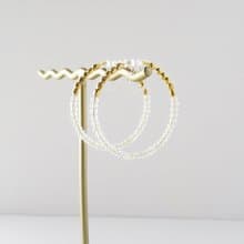 ホワイトトパーズとメタルビーズのノンホールピアス