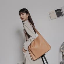 supportingrole 2分層真皮中性簡約的簡約肩側背包 咖啡