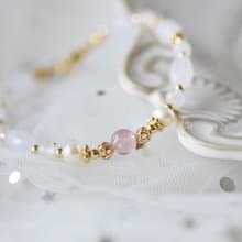 至愛。草莓晶 淡水珍珠 粉晶 巴山玉 14K包金 天然石水晶 手鍊