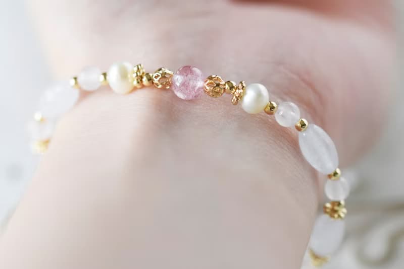 至愛。草莓晶 淡水珍珠 粉晶 巴山玉 14K包金 天然石水晶 手鍊