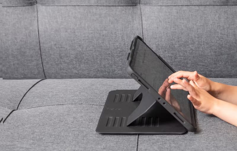 ZUGU iPad case 超薄防震保護殼 - 11吋經典黑