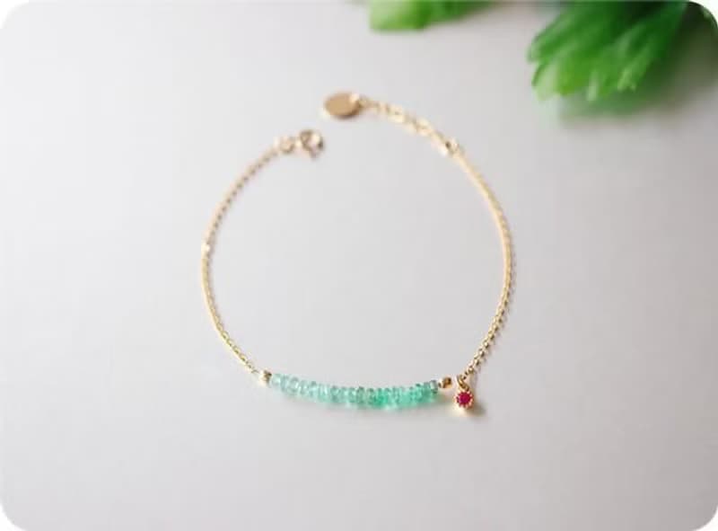 グラデーション エメラルドのブレスレット  5月誕生石 14KGFバージョン