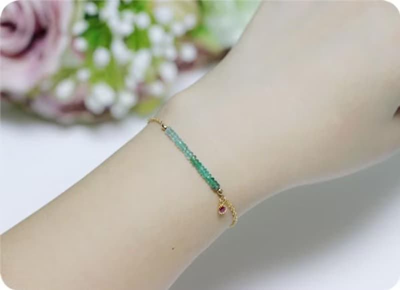 グラデーション エメラルドのブレスレット  5月誕生石 14KGFバージョン
