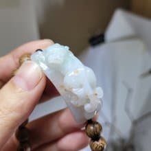 【親翠】天然翡翠 豹型灑金如意尾絕美貔貅手牌