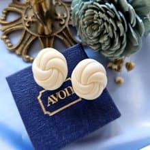 AVON絲綢米白柔線夾式耳環/復古珠寶首飾/vintage美國西洋古董