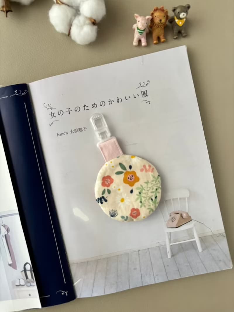 彩繪小花朵  彌月禮3件組  新生兒禮 圍兜兜 奶嘴鏈  口水巾
