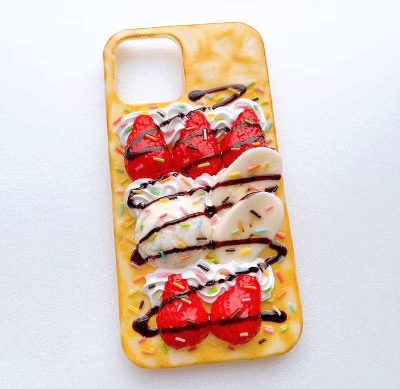 いちごチョコクレープのiPhoneケース
