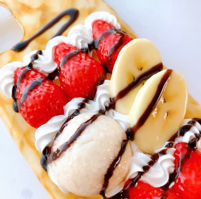 いちごチョコクレープのiPhoneケース