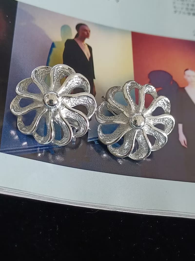 vintage jewelry SARAH COV亮銀旋葉花卉 夾式耳環