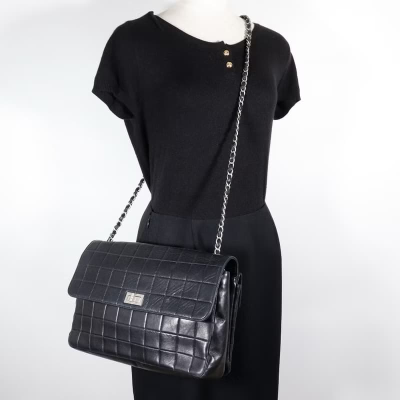 【日本直送】シャネル CHANEL 2.55 チョコバー ショルダーバッグ チェーンショルダー ヴィンテージ ラムスキン 黒 レディース【中古】