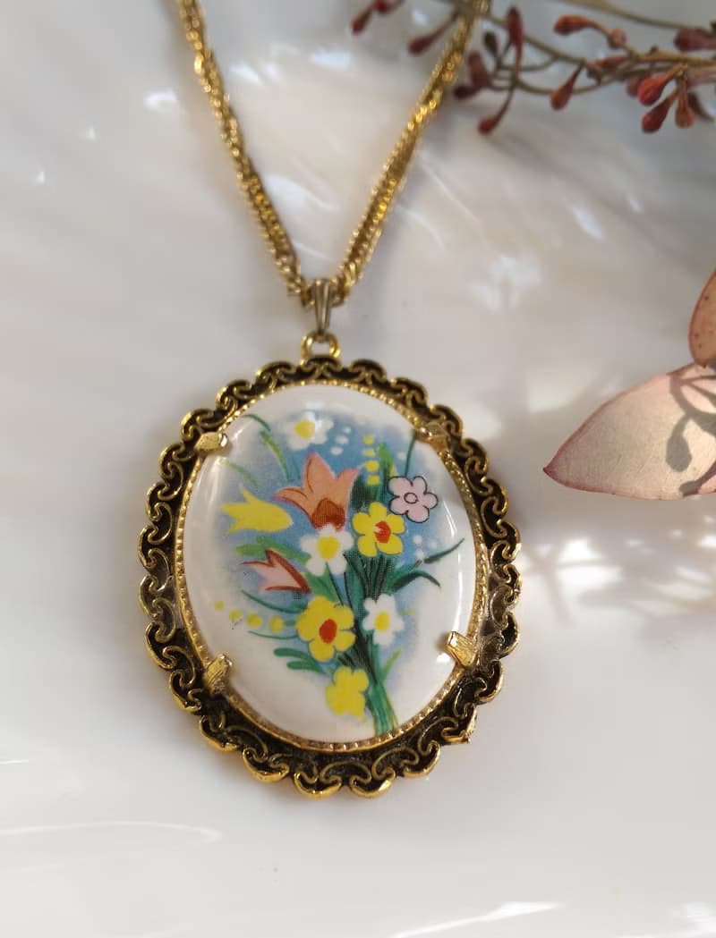 【西洋古董飾品】優美 花卉 橢圓 復古邊框 項鍊