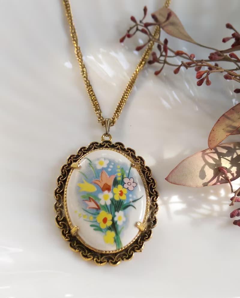 【西洋古董飾品】優美 花卉 橢圓 復古邊框 項鍊