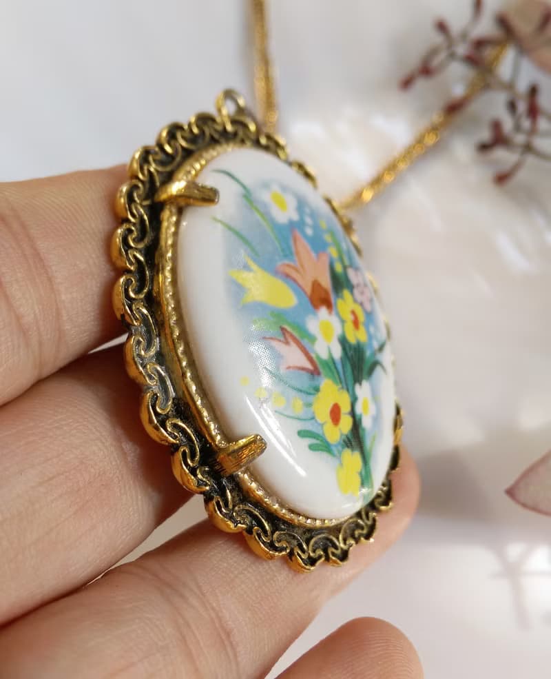 【西洋古董飾品】優美 花卉 橢圓 復古邊框 項鍊