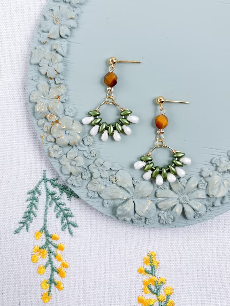 日式串珠-虎眼石煙火花耳環/黃+淺綠