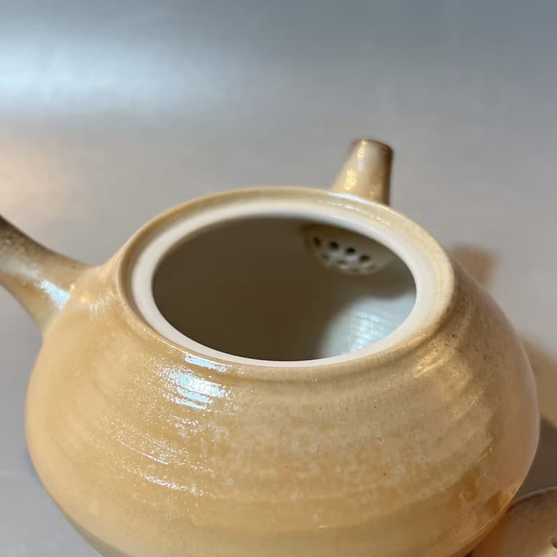 柴燒瓷土奶油系側把茶壺 / 古樸落灰  / 小平凡手作
