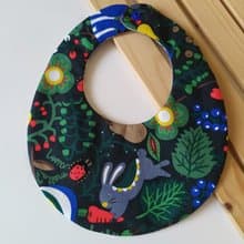 【11/14後出貨】兔子與紅蘿蔔 後扣圍兜 彌月禮物 圍兜 嬰兒圍兜