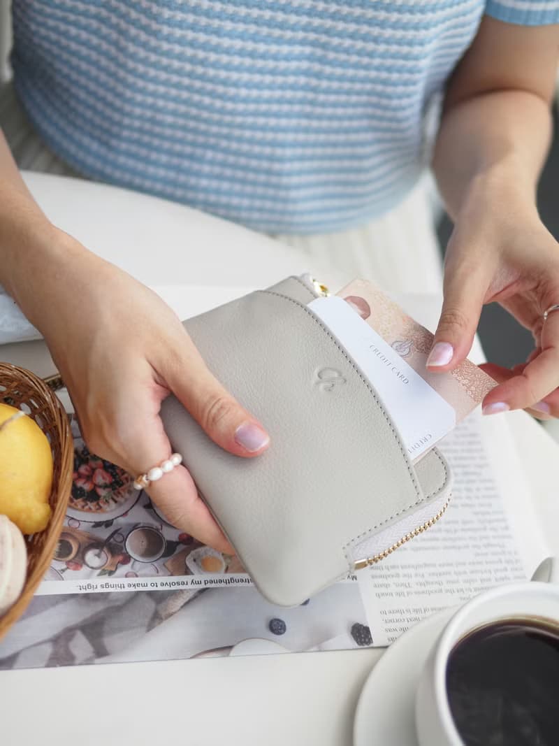 LoLa (Cloud): Short zip wallet, Short wallet, cow leather, Light grey